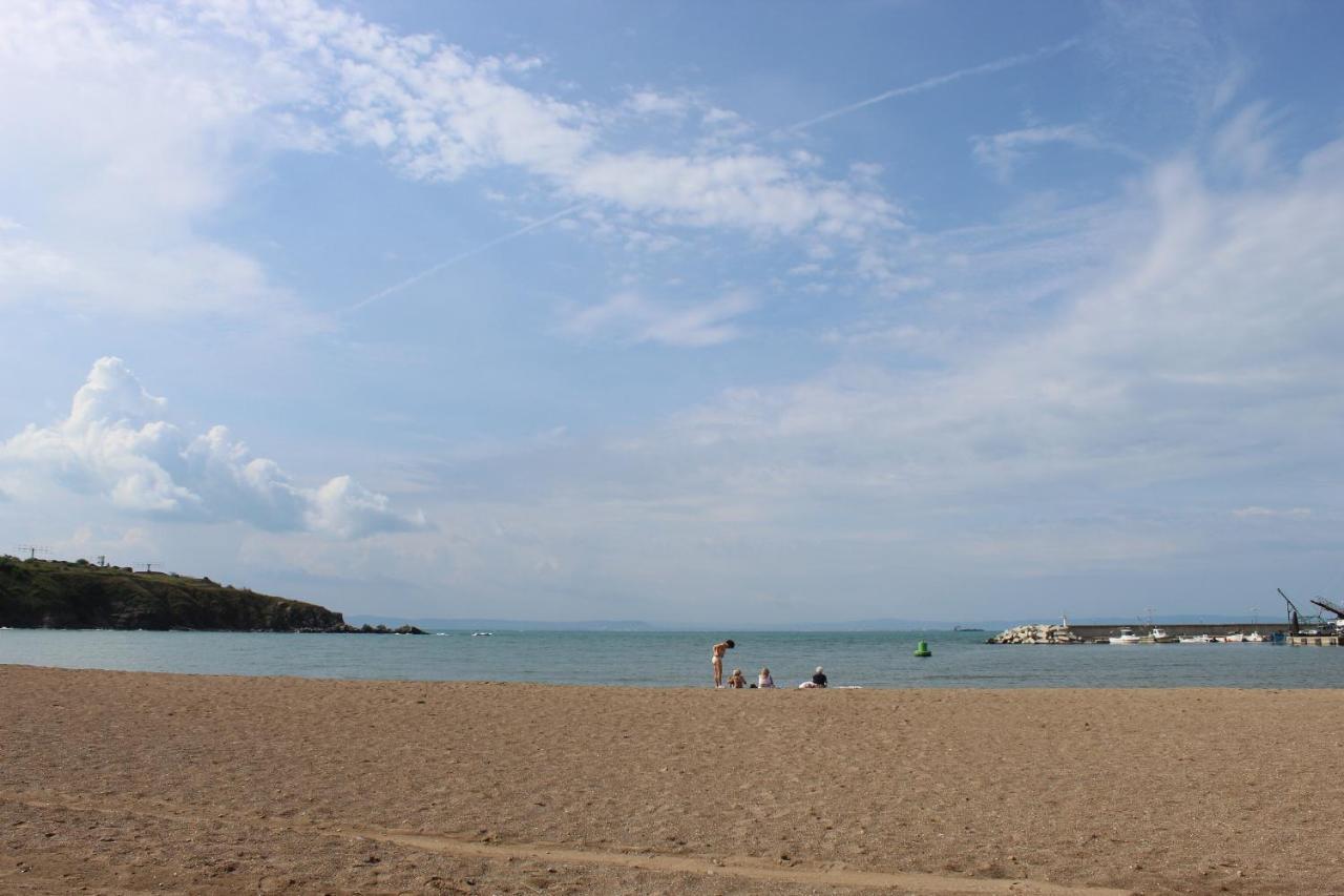 Hotel Sunset Art Beach Front Chernomorets Esterno foto
