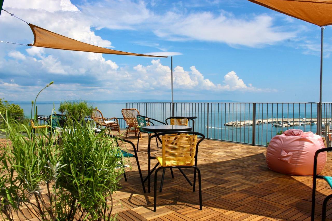 Hotel Sunset Art Beach Front Chernomorets Esterno foto