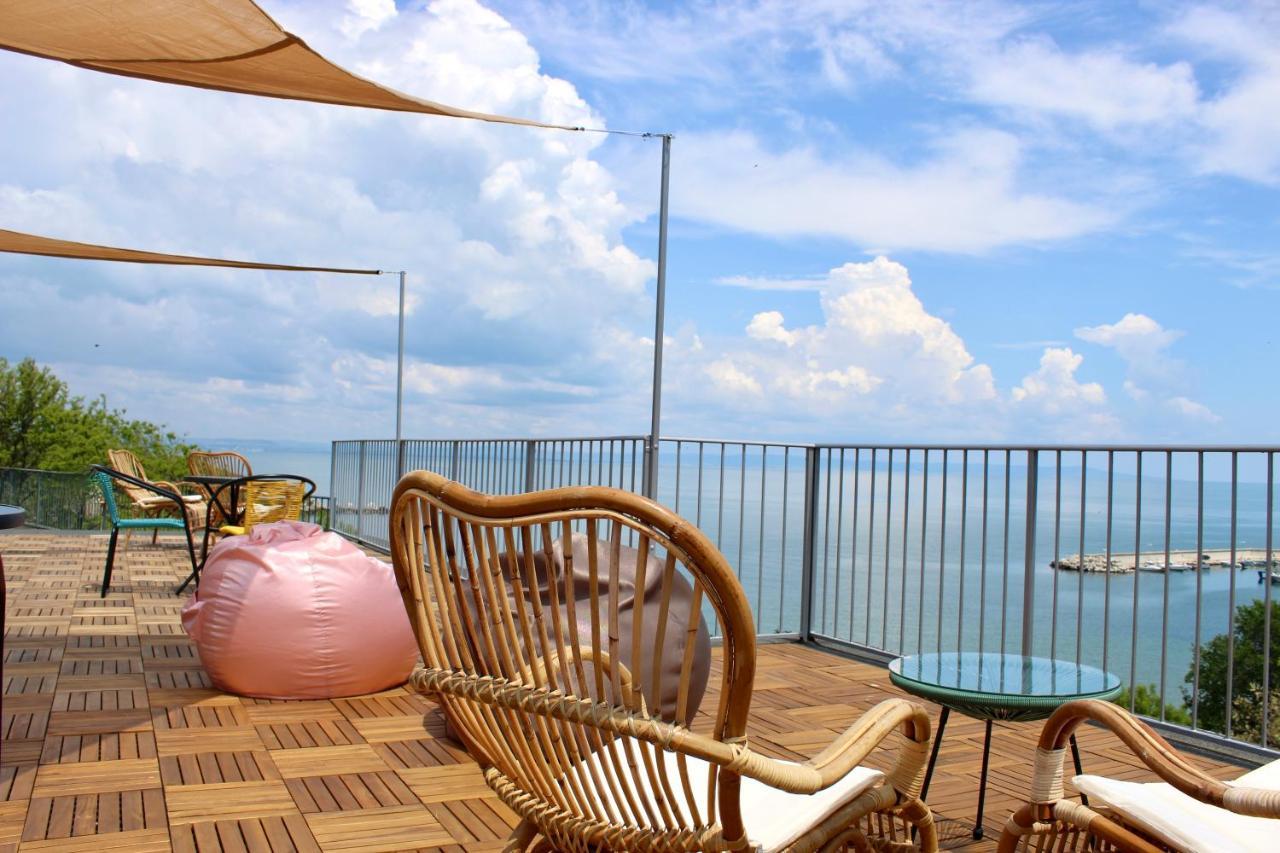 Hotel Sunset Art Beach Front Chernomorets Esterno foto