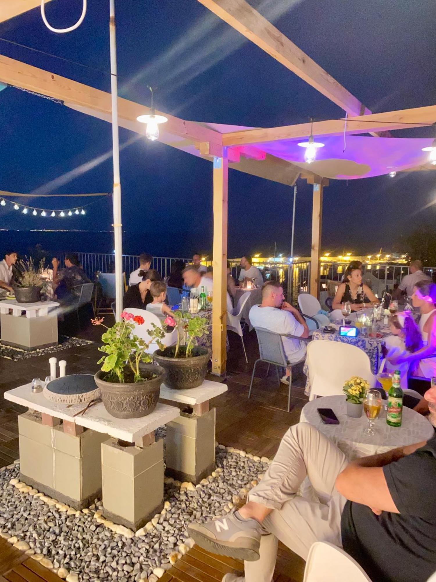 Hotel Sunset Art Beach Front Chernomorets Esterno foto